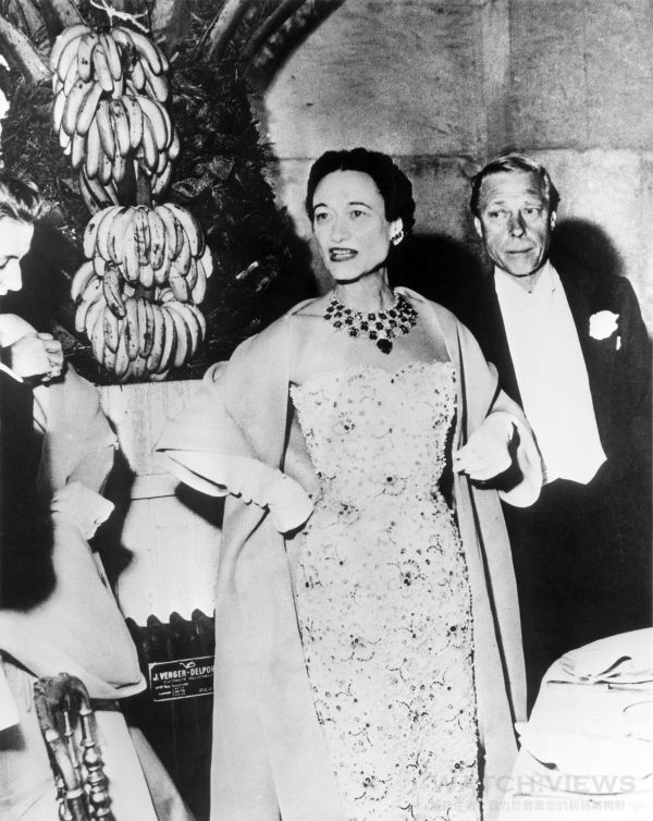1953年六月，溫莎公爵伉儷出席於凡爾賽宮的一場晚宴, 溫莎公爵夫人配戴訂製的卡地亞項鍊。