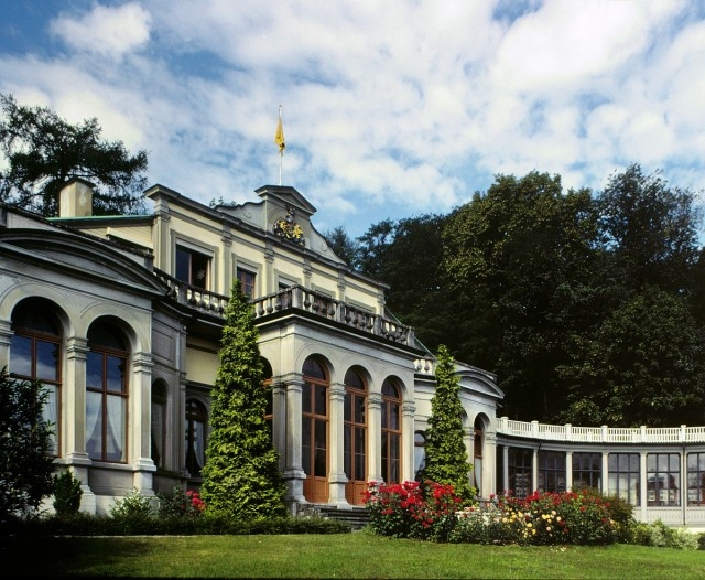   H. Moser & Cie.博物館，座落於Charlottenfels家族莊園。