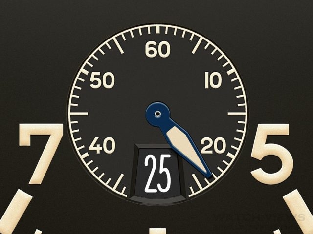 古典的小秒針設計取代原型錶的大型中央秒針設計，並且在小秒針盤內增設了日期窗，以提高日常配戴的便利性。