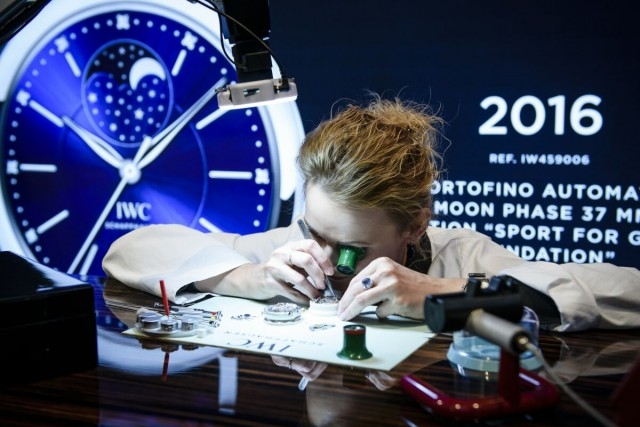 2006年以來，沙夫豪森IWC萬國錶每年均會推出特別版腕錶，對基金會提供支援。