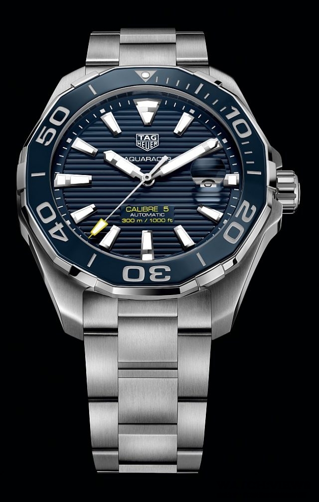 Aquaracer系列陶瓷錶圈防水300米自動腕錶，型號WAY201B.BA0927，藍色錶面、藍色陶瓷錶圈配精鋼鍊帶。