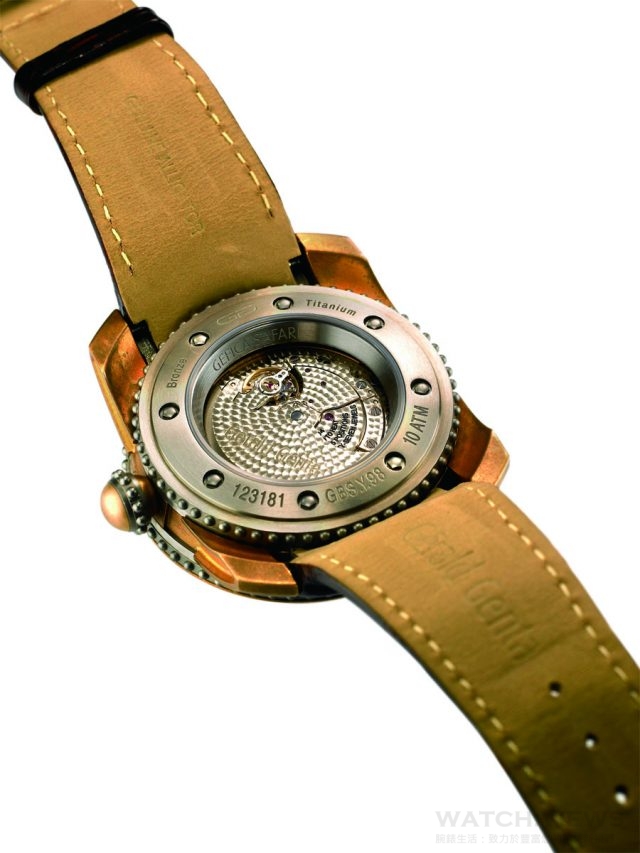 Gérald Genta Gefica Safari青銅腕錶搭載GG1004雙逆跳自動機芯