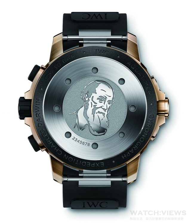 IWC海洋時計計時腕錶「達爾文探險之旅」特別版的後底蓋上鐫刻有達爾文的肖像，紀念他在加拉帕戈斯群島探險之旅後，提出了在科學以及社會學領域均影響深遠的演化論。