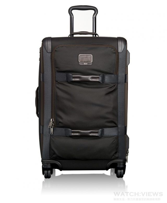 TUMI Alpha Bravo 24吋可擴充拉桿行李箱，咖啡色，建議售價NT$39,800。