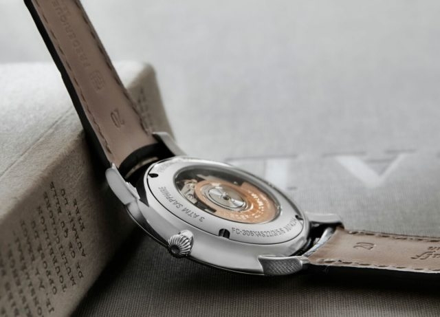 康斯登SlimlineAutomatic超薄自動系列腕錶搭載FC-306自動機芯，42小時動力儲存。