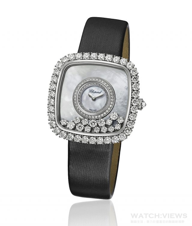 蕭邦Happy Diamonds腕錶 18K白金材質方型腕錶，型號 :204368-1001，錶圈鑲有爪鑲鑽石，珍珠母貝錶面含15顆兩種不同大小的滑動鑽石，搭配黑色絹絲錶帶，售價: NTD 1,783,000，限量發行150枚。