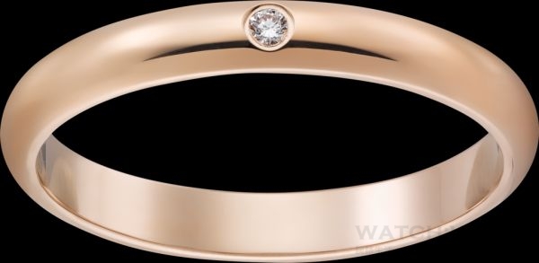 卡地亞經典結婚對戒， 經典結婚對戒，寬 2.5毫米，玫瑰K金，鑲嵌一顆圓形明亮式切割鑽石。參考價格約NT$ 26,800 