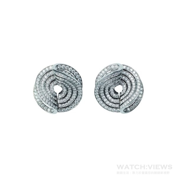 卡地亞頂級珠寶鑽石耳環，18K白金，450顆明亮式切割鑽石，共計6.23克拉。參考價格約NT$ 4,900,000 