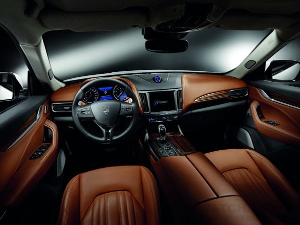 Maserati Levante盡顯對頂級奢華工藝細節的執著與要求，無論是全車義大利頂級皮革、原木飾版、12向電動調整座椅，均貫徹品牌純正百年工藝精神。 