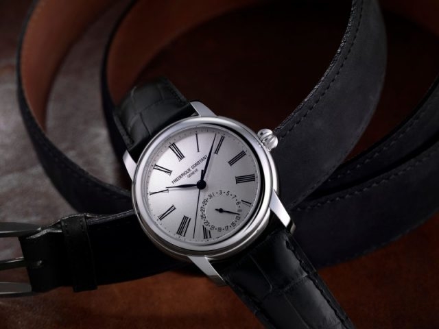 Classic Manufacture典雅自製機芯系列腕錶，銀白色錶盤搭配纖細的羅馬數字刻度，散發濃厚的古典味。