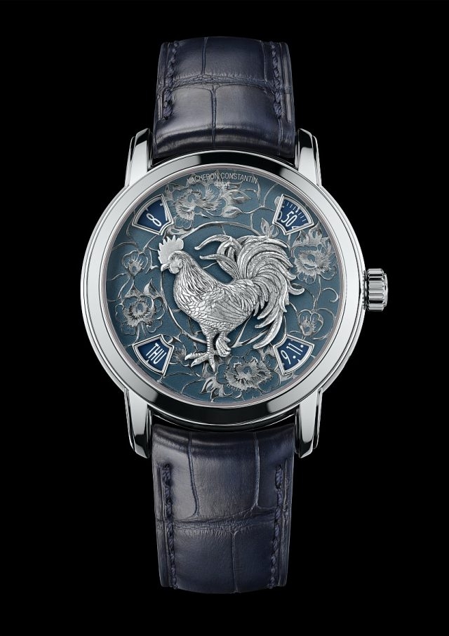 錶盤上的葉子裝飾圖案源自經典的中國圖案，直接在金質錶盤上雕刻而成。圖案採用半嵌入式設計，通過深淺不同的浮雕精心組合在一起，營造出深邃的縱深效果。突顯出植物彷佛懸浮於錶盤之上。