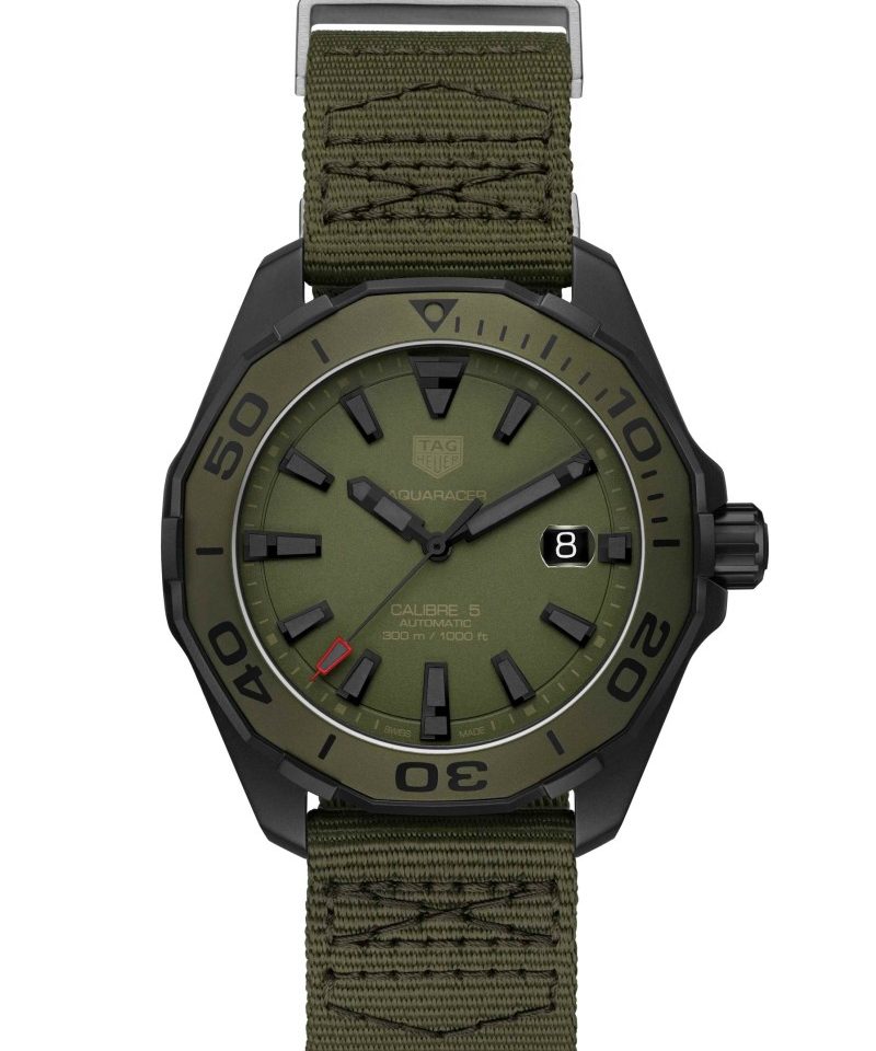 Aquacacer Camouflage防水300米卡其印花腕錶，建議售價NT$90,900。