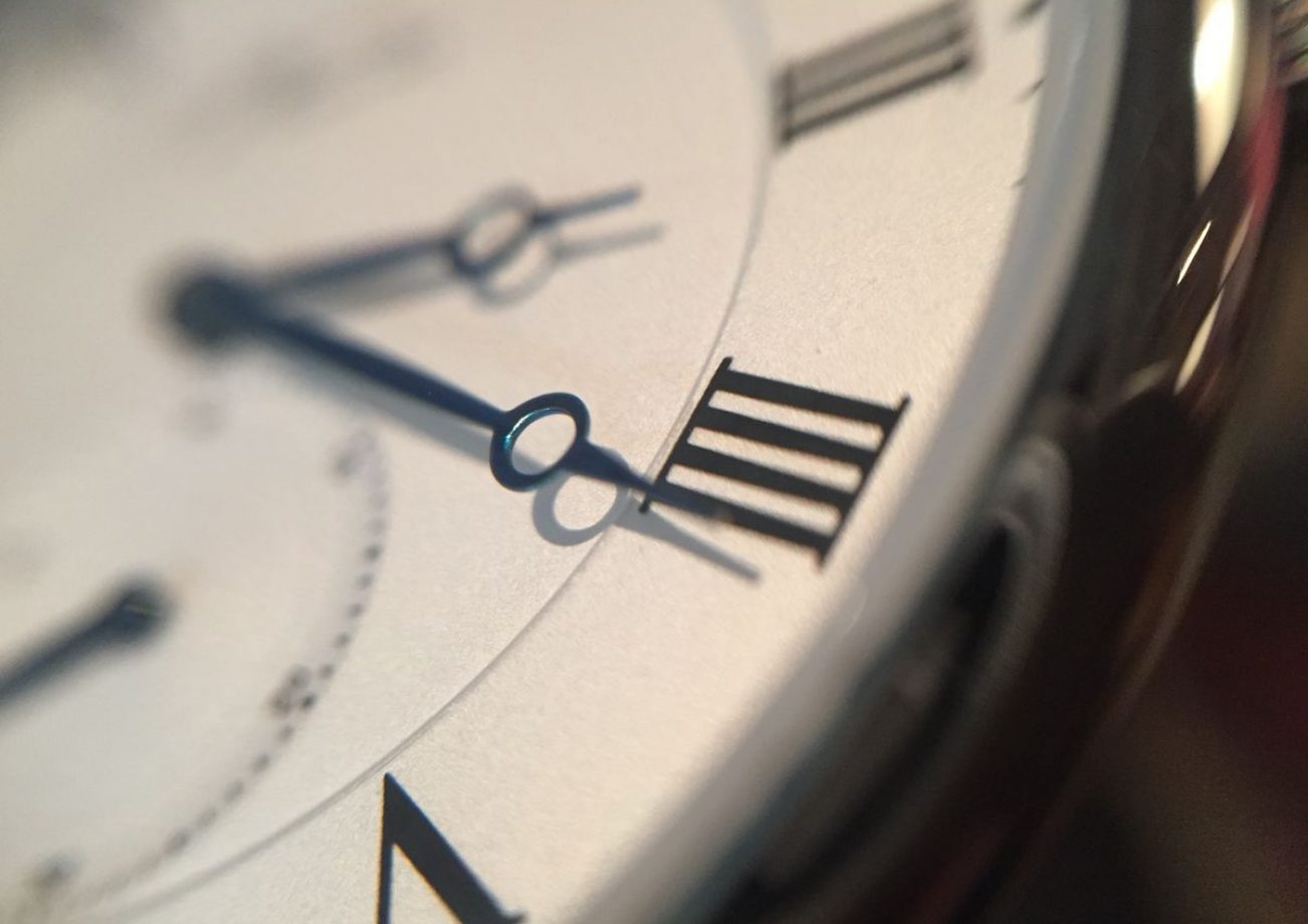 採用高級鐘錶品牌常用的寶璣指針，為整只錶的亮點。