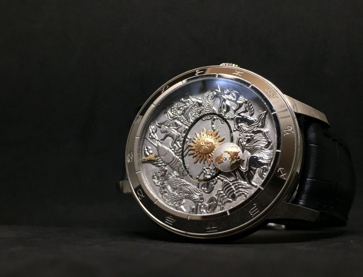哥白尼天體球2460 RT腕錶-金雕款。