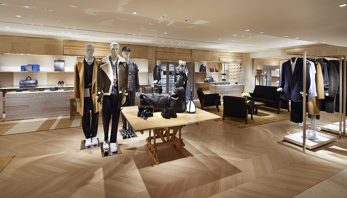 opening: Louis Vuitton: dopo 160 anni torna in place Vendôme e
