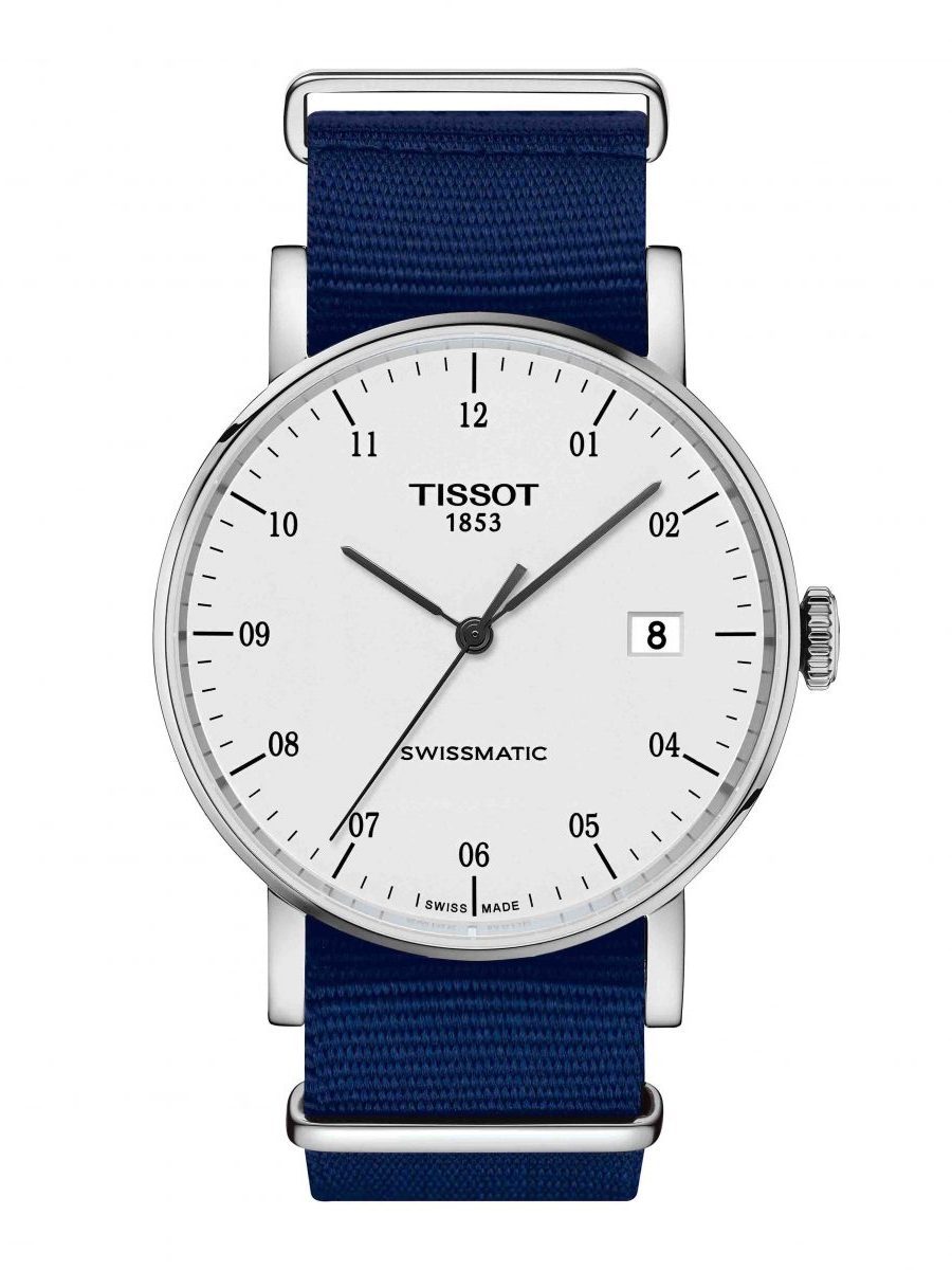 天梭表 Everytime Swissmatic魅時系列自動腕錶白面Nato錶帶款，參考售價 NTD 13,400。