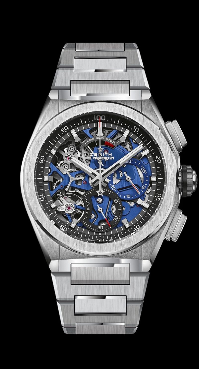 Defy El Primero 21 湛藍腕錶，鈦金屬鍊帶款，建議售價 NT$ 416,000