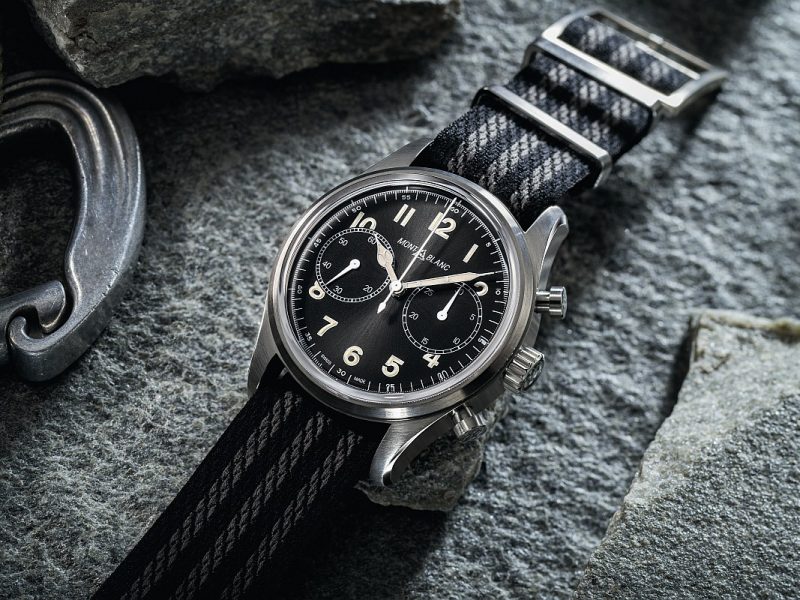 萬寶龍1858 系列計時自動腕錶，建議售價約NTD138,000
