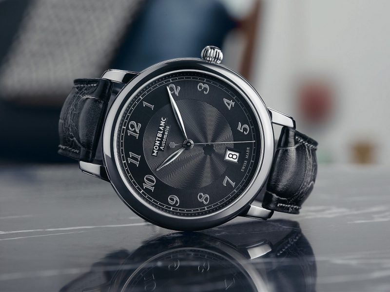 寶龍Star Legacy系列日曆自動腕錶，建議售價約NT$93,000