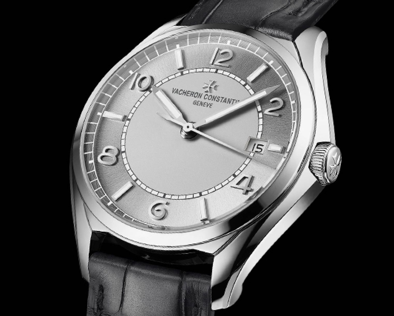 江詩丹頓Fifty自動上鍊腕錶不鏽鋼款，參考售價NTD 372,000。