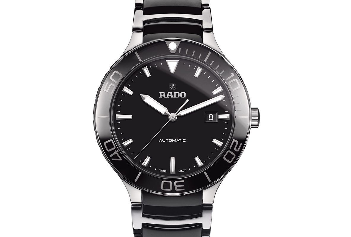 Rado Centrix(R30002162)，錶徑42毫米，防水100米，參考價NTD 71,000。