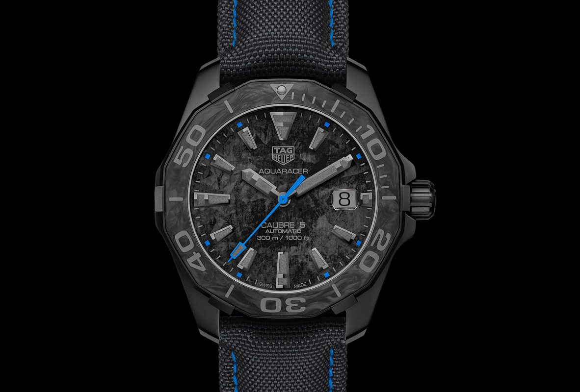 Aquaracer碳纖維系列腕錶(藍)，參考價NTD 131,200