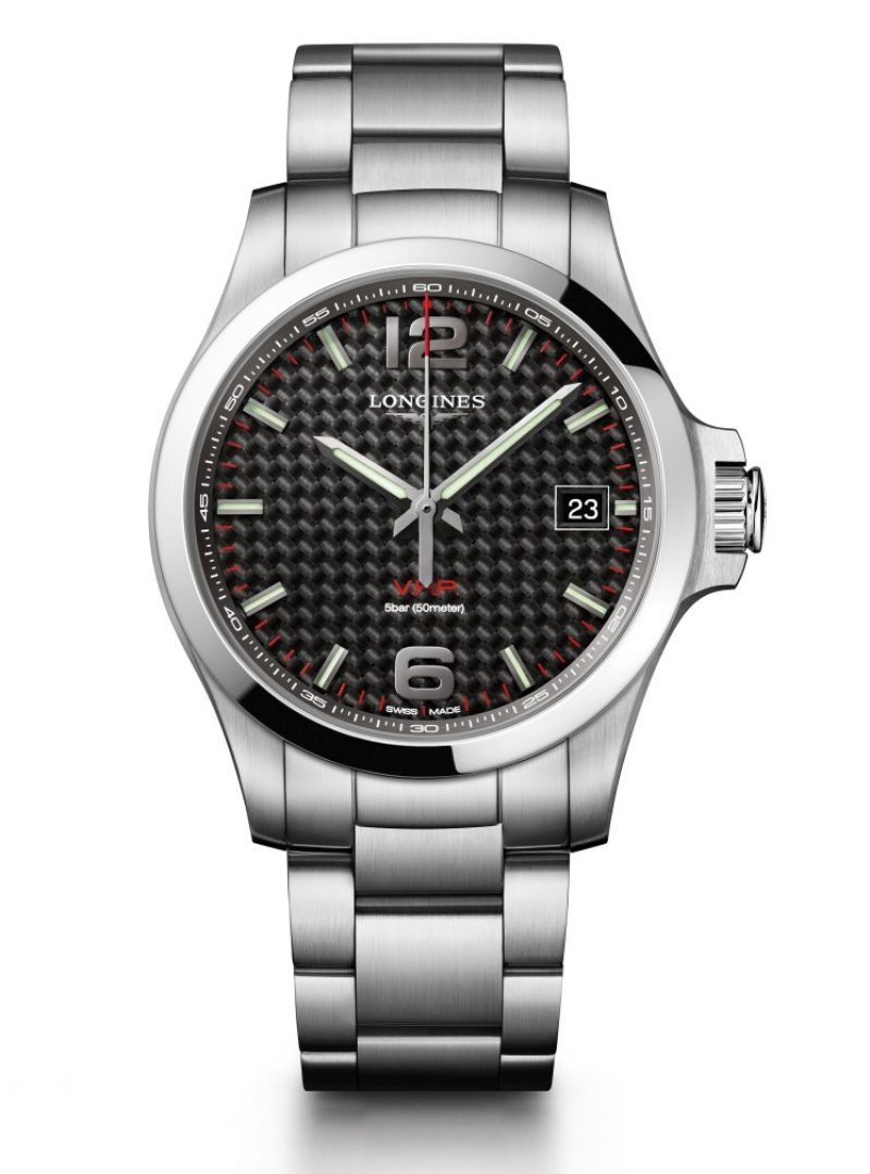 Longines 浪琴表征服者系列 V.H.P.大三針腕錶，碳纖維面盤款式，建議售價NTD34,200。